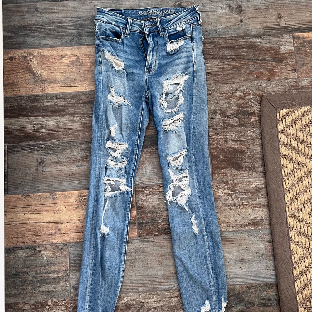 American Eagle Women’s Distressed Blue Jeans
